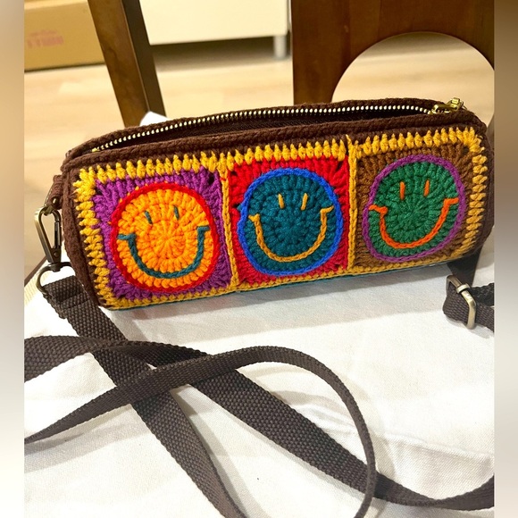 Colorful Crochet Smiley Face Shoulder Bag - Picture 2 of 11